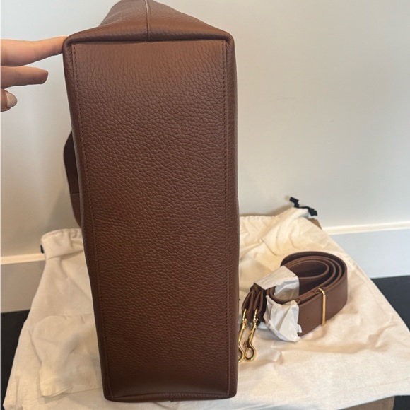 Cuyana “System” Zipper Tote, Dark Chestnut Tote (16 inch) with Shoulder Strap - Picture 10 of 10